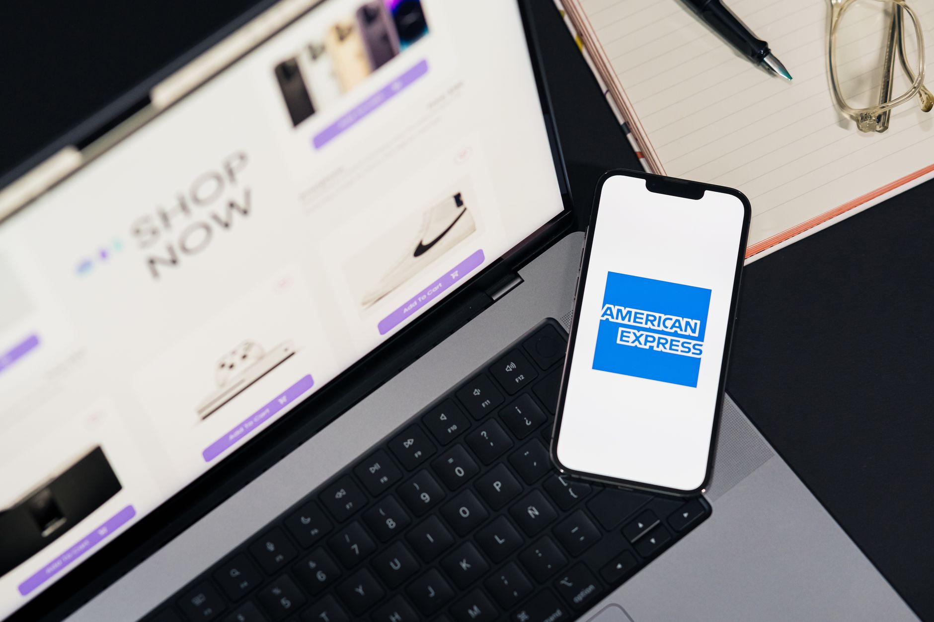 WooCommerce vs Shopify - porównanie dla polskiego rynku