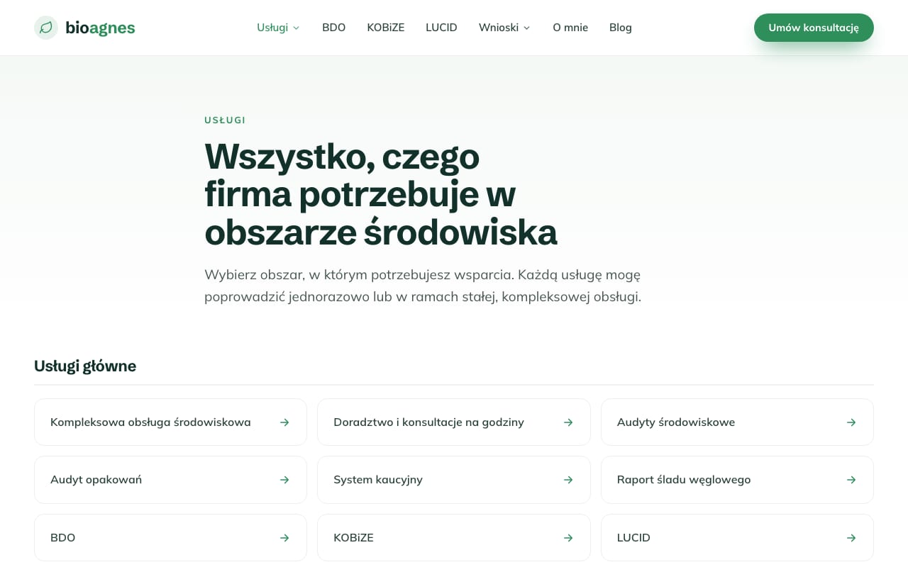 Katalog usług z jednego pliku danych - siatka kart zasilana tym samym źródłem co mega-menu.