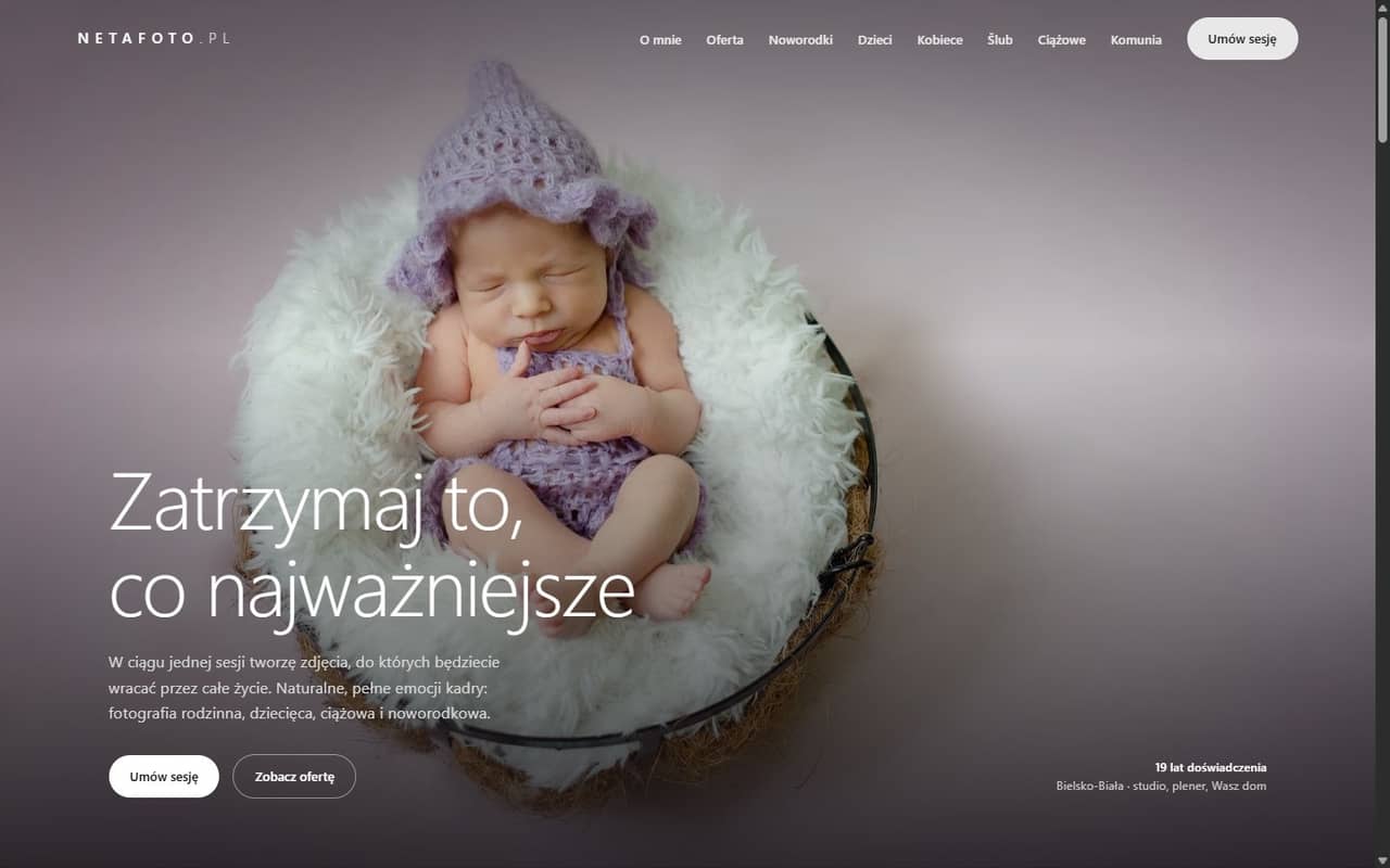 Pełnoekranowy hero - zdjęcie z portfolio jako tło, treść i CTA na wierzchu.