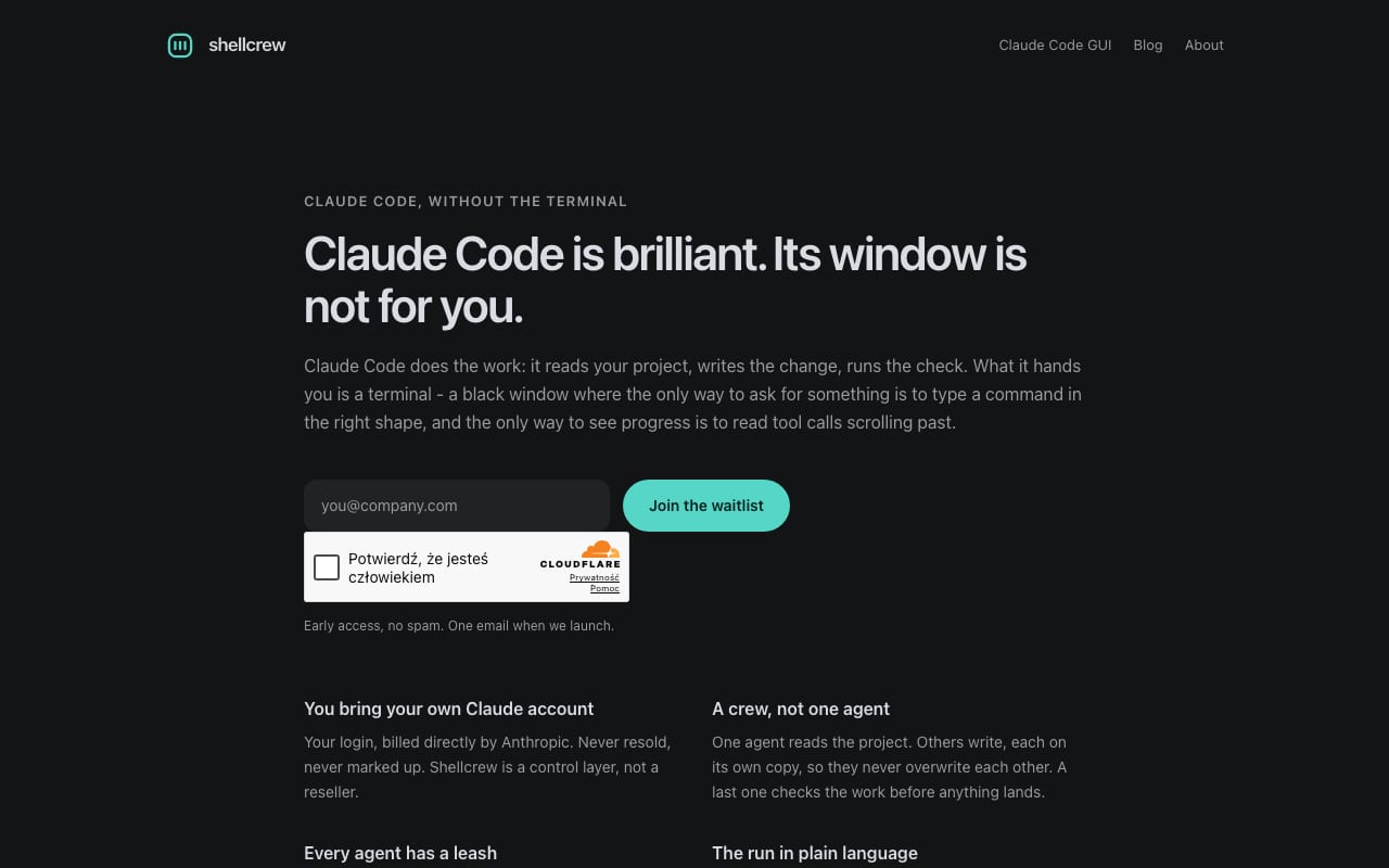Strona o nakładkach graficznych na Claude Code z formularzem zapisu i widżetem Cloudflare Turnstile pod polem e-mail.